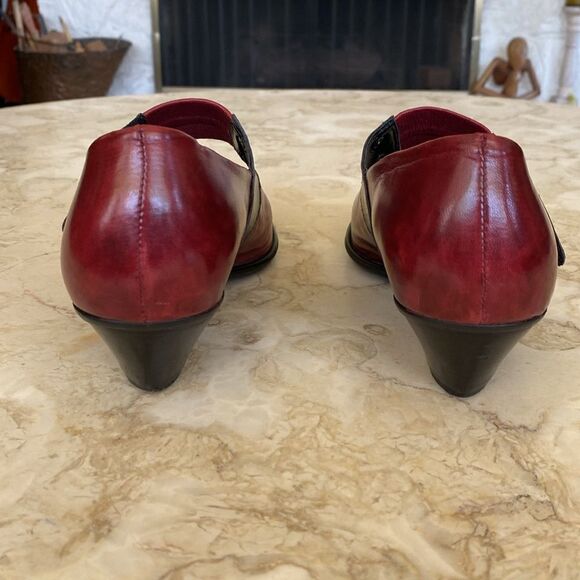 Everybody by BZ Moda Retro Leather Pumps - Picture 8 of 14